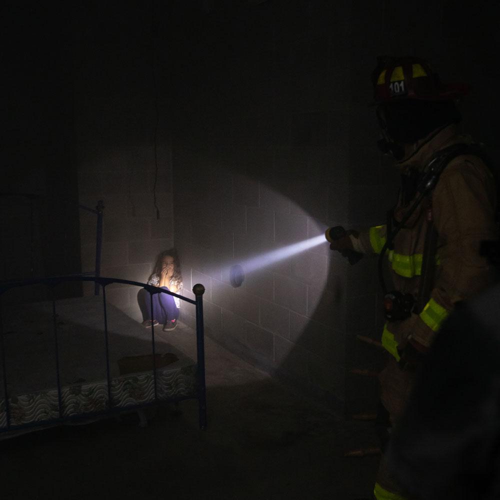 Foxfury Breakthrough® BTS Right Angle Light - AA Battery - Image 6